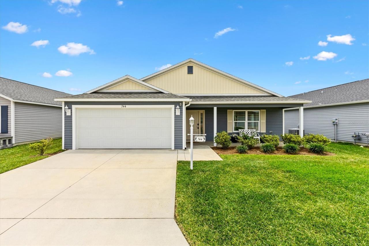 744 Barron Pl., The Villages, FL 32163