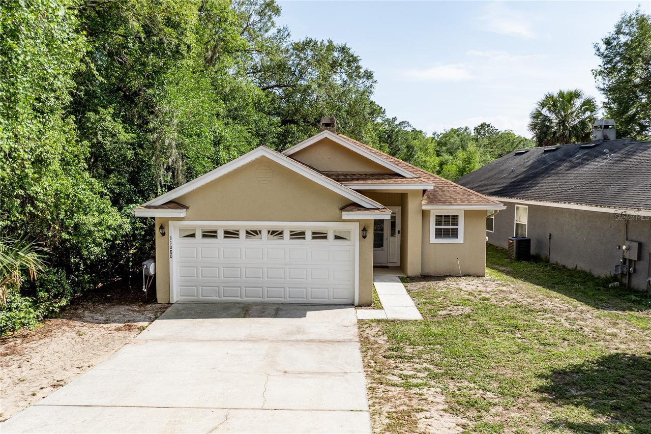 31080 Lochmore Cir., Sorrento, FL 32776