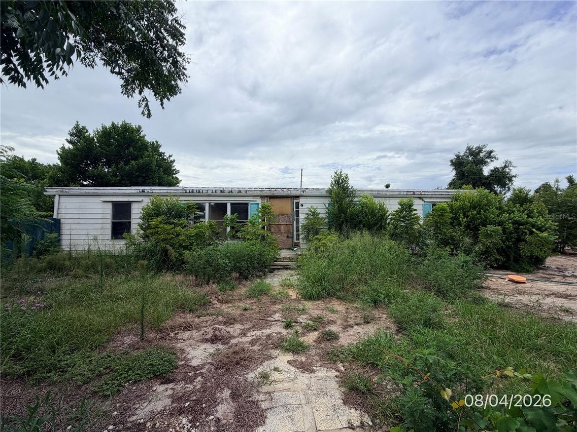 12024 Lakeview Dr., Leesburg, FL 34788