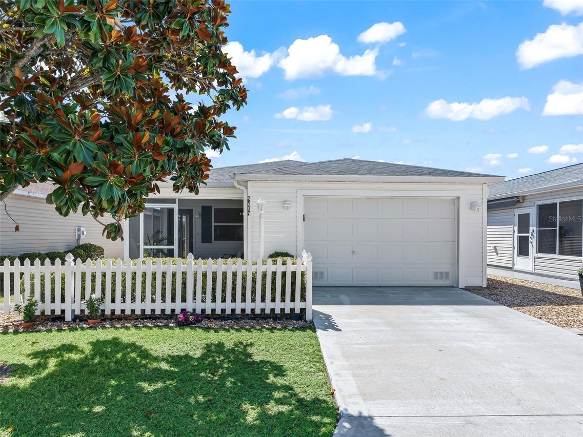 2537 Birch Ave., The Villages, FL 32162