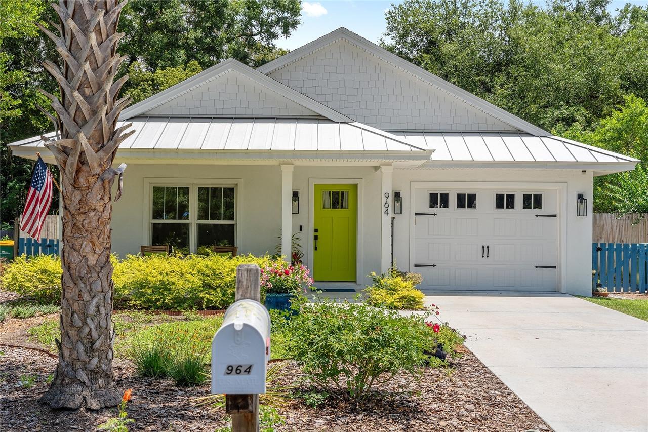 964 N Grandview St., Mount Dora, FL 32757