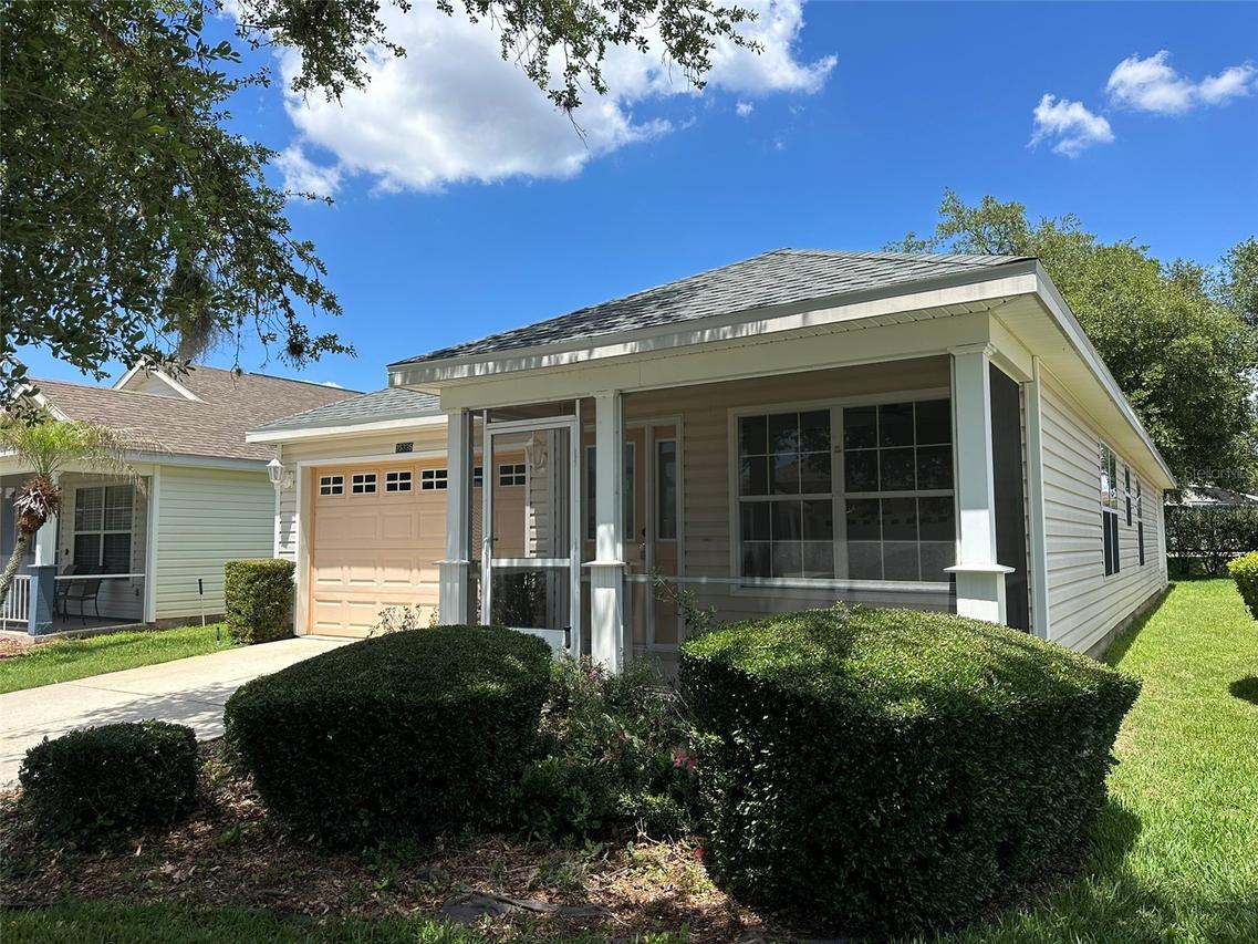 25335 Cranes Roost Cir., Leesburg, FL 34748