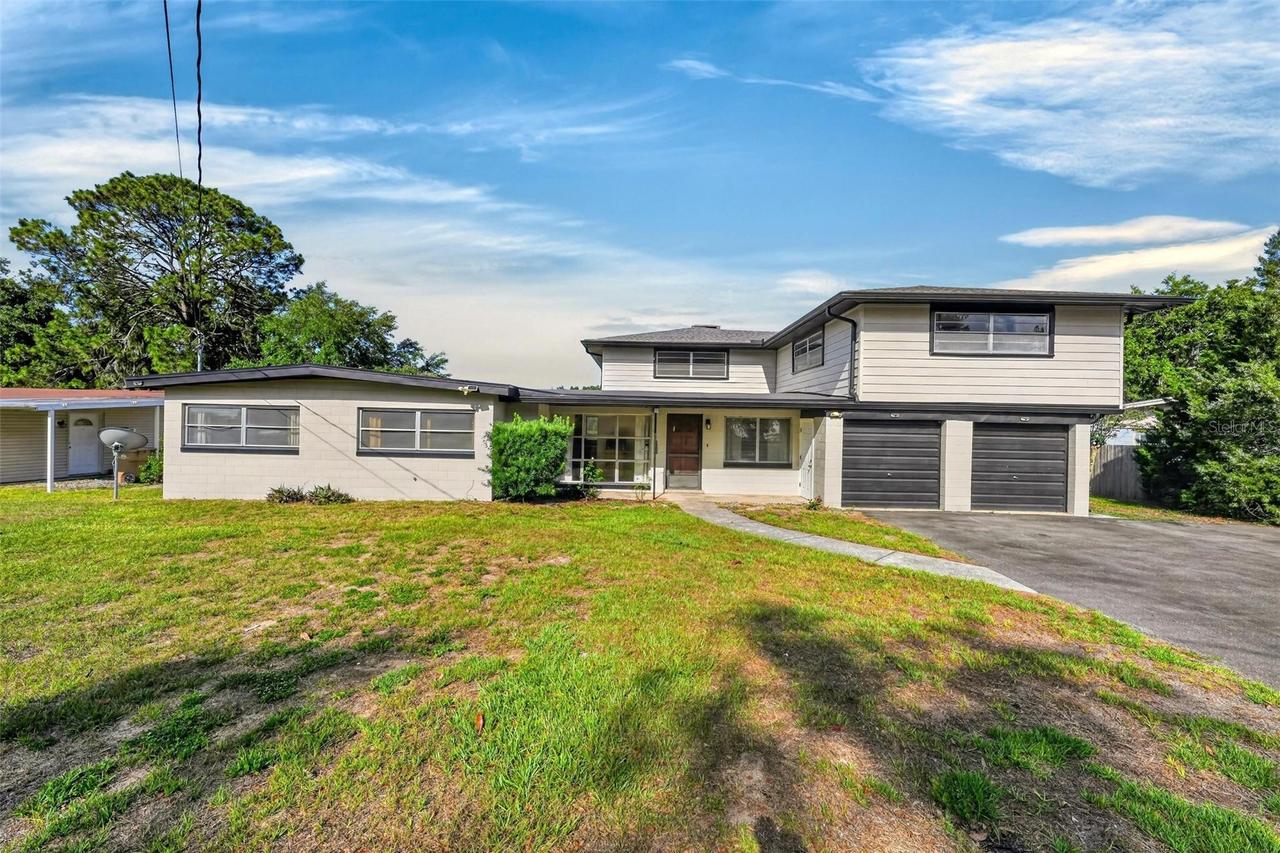 710 Twin Oaks Ln., Eustis, FL 32726
