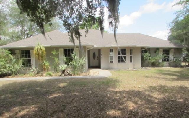 824 Berryhill Cir., Fruitland Park, FL 34731