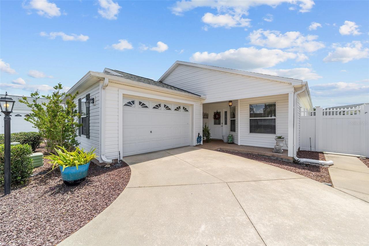 418 Flossmoor Ct., The Villages, FL 32162