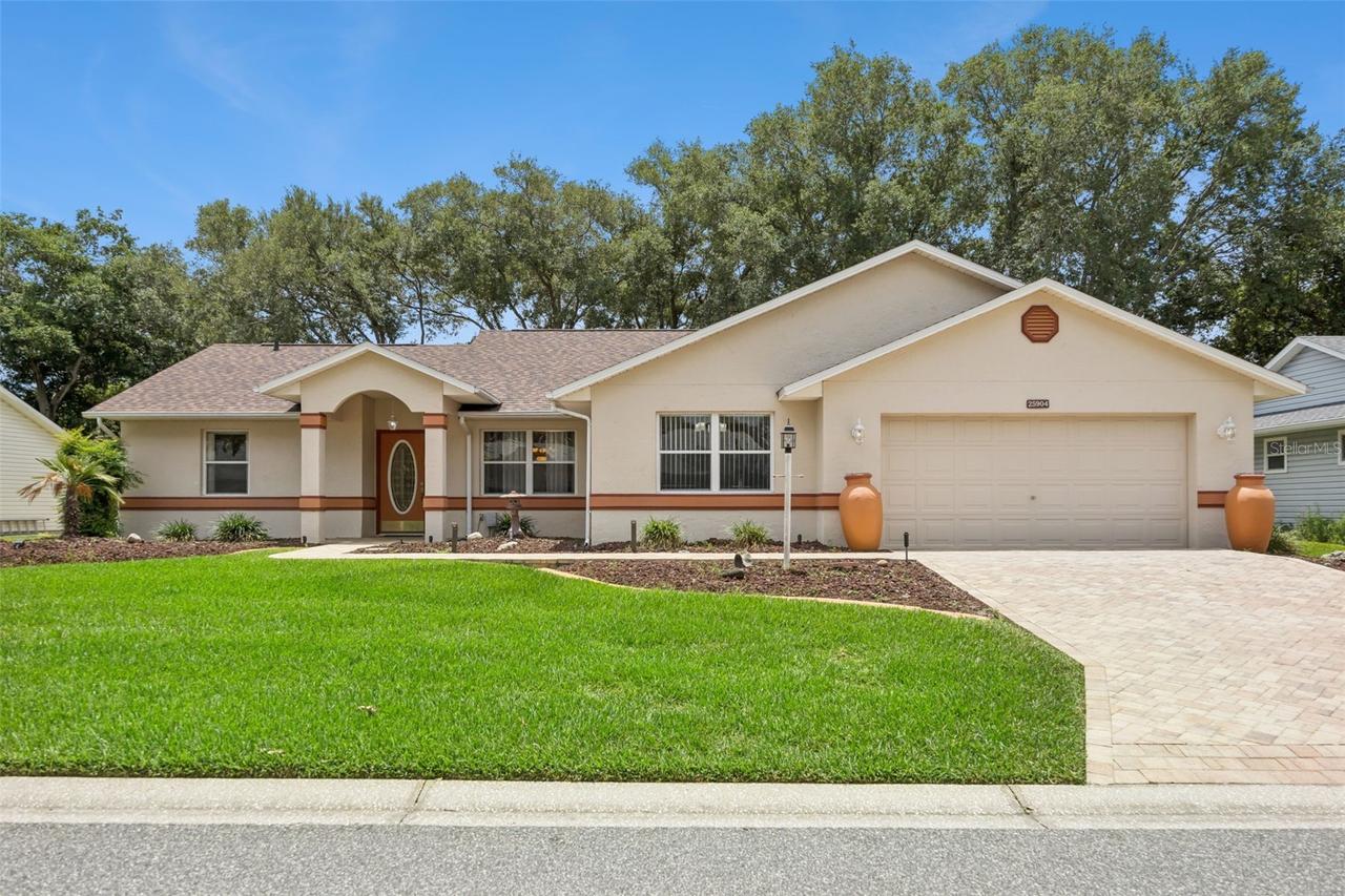 25904 Newcombe Cir., Leesburg, FL 34748