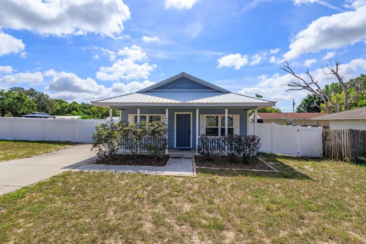 431 Midway Ave., Mascotte, FL 34753