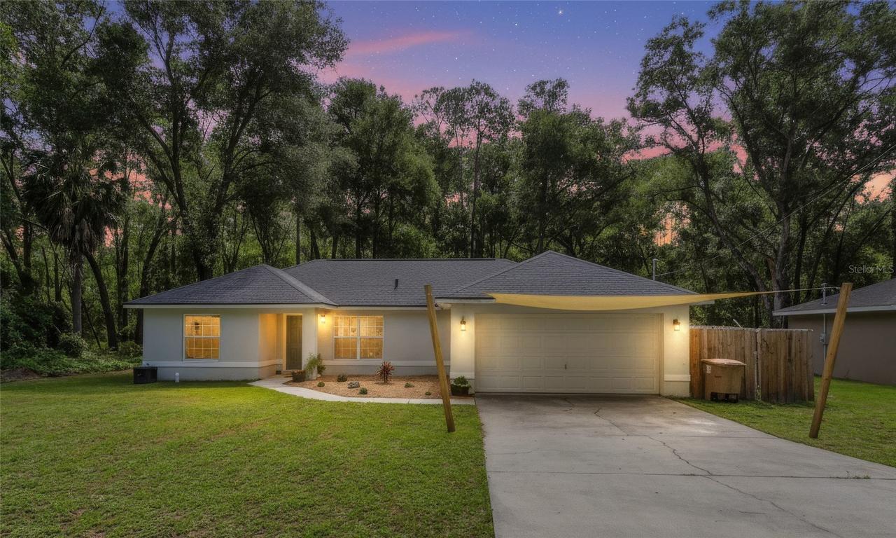 9 Sequoia Loop Ln., Ocklawaha, FL 32179