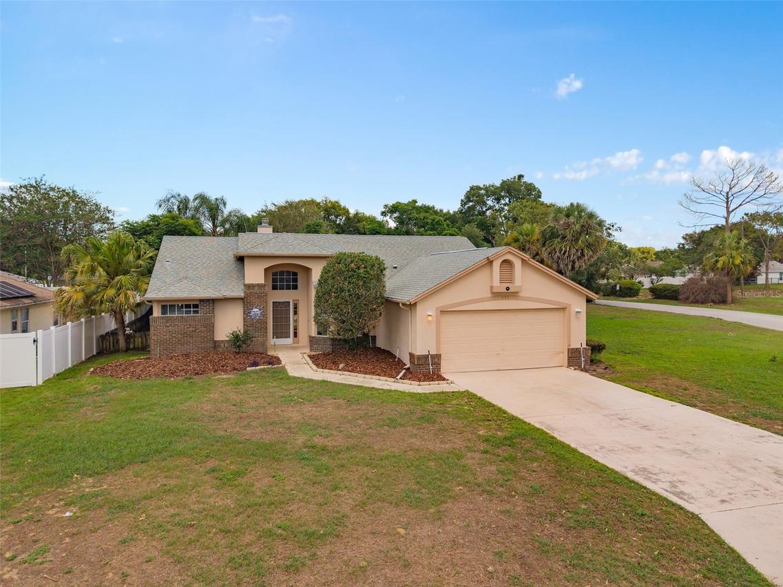 137 Madrona Dr., Eustis, FL 32726