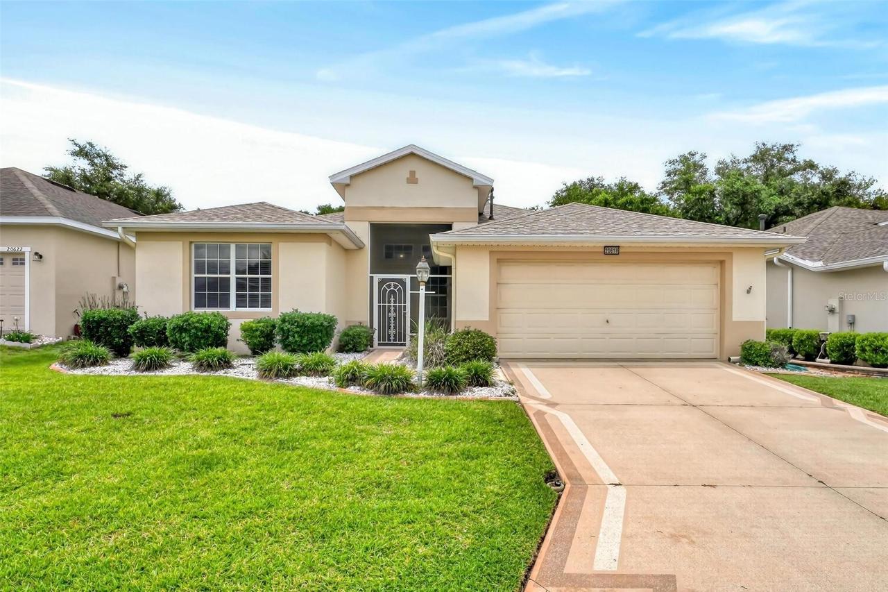 20618 Queen Alexandra Dr., Leesburg, FL 34748