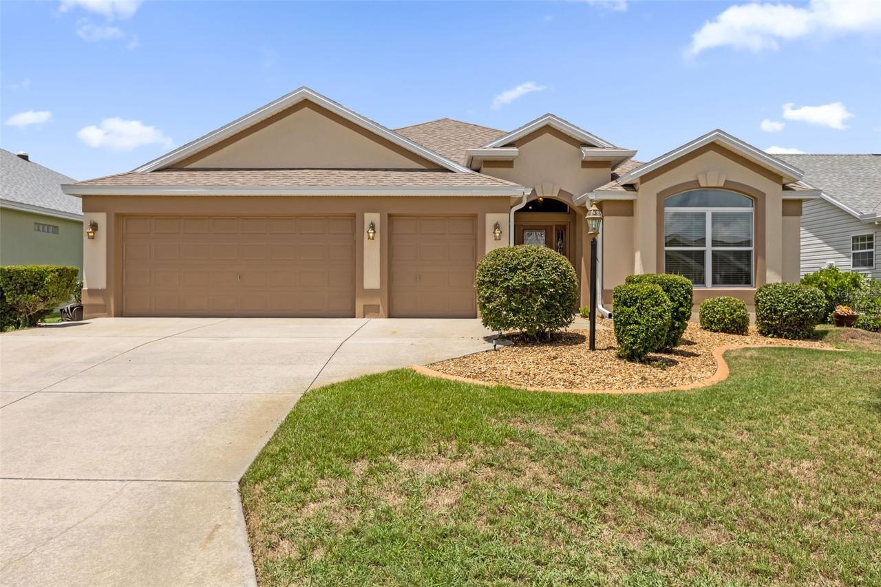 897 Folkstone Way, The Villages, FL 32162