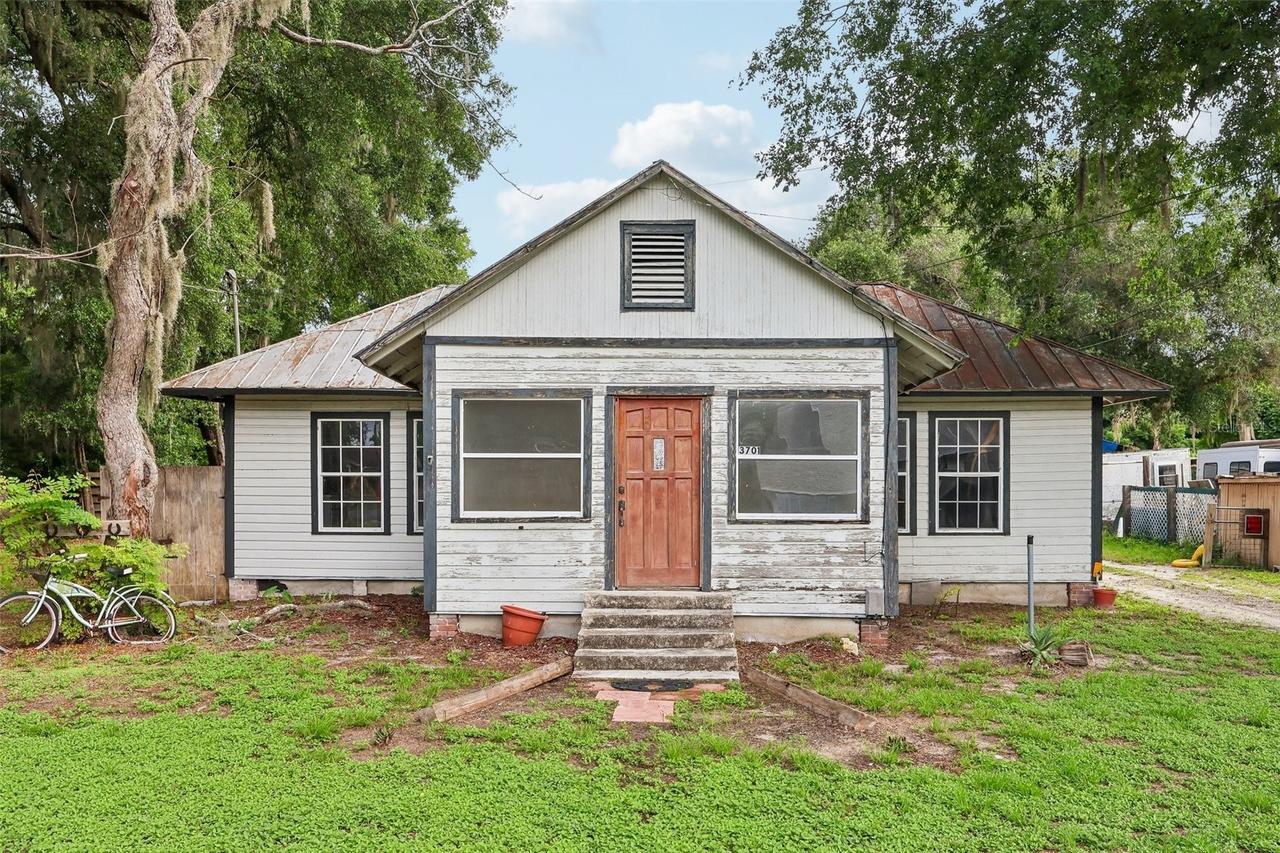 3701 E Warm Springs Ave, Coleman, FL 33521