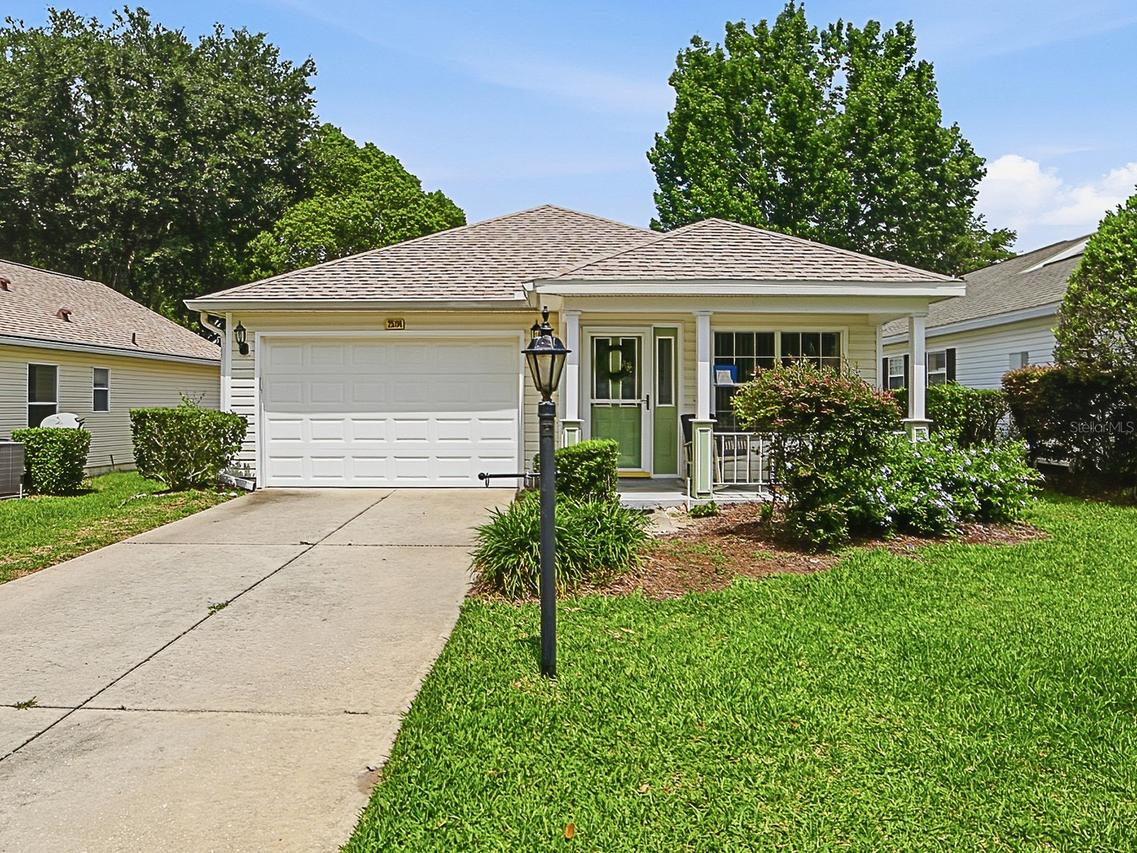 25114 Cranes Roost Cir., Leesburg, FL 34748