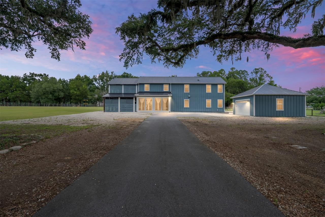 904 NW 111th Ln., Oxford, FL 34484