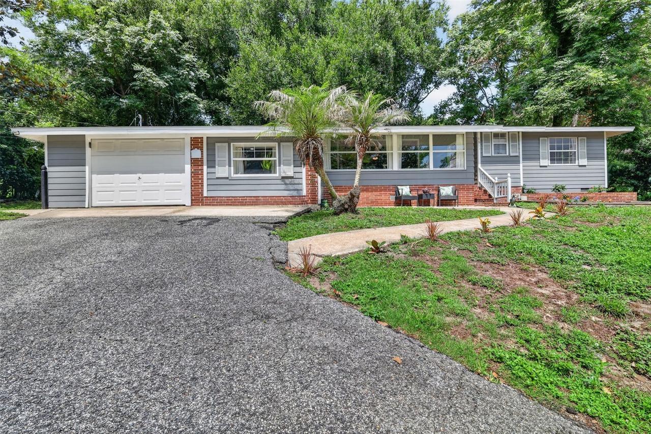 1811 Hilltop Dr., Mount Dora, FL 32757