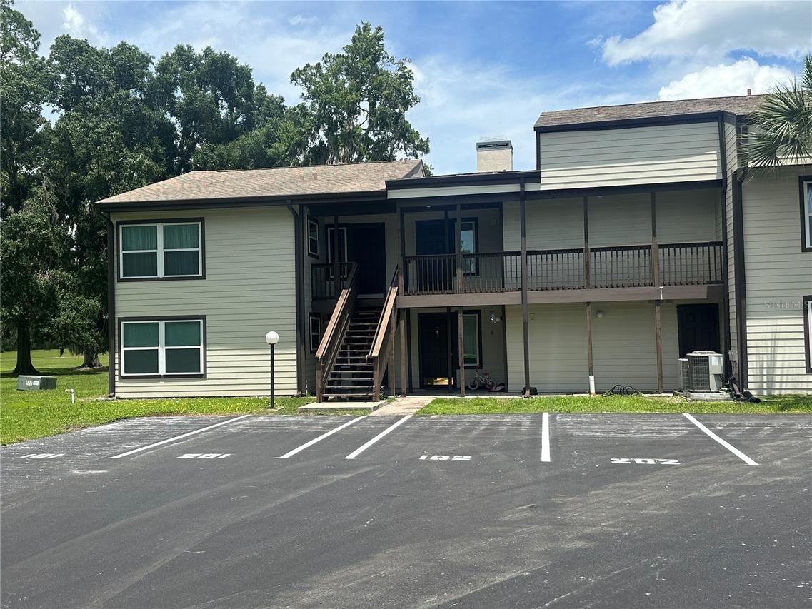 17202 Sandalwood Dr. #202, Wildwood, FL 34785