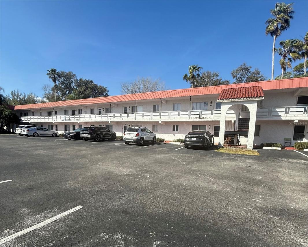 1100 Martinique Dr. #105, Winter Haven, FL 33884