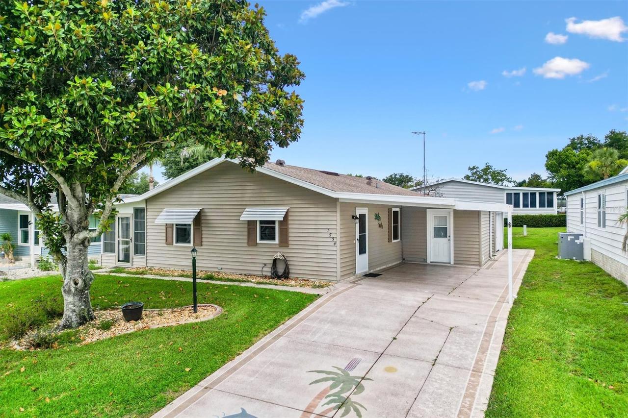 1534 Hillcrest Dr., Lady Lake, FL 32159