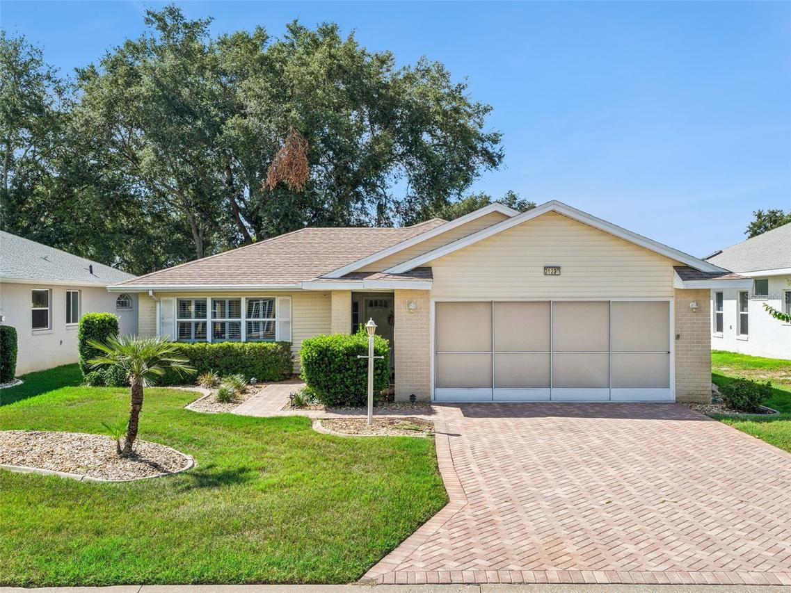 21230 Royal St Georges Ln., Leesburg, FL 34748