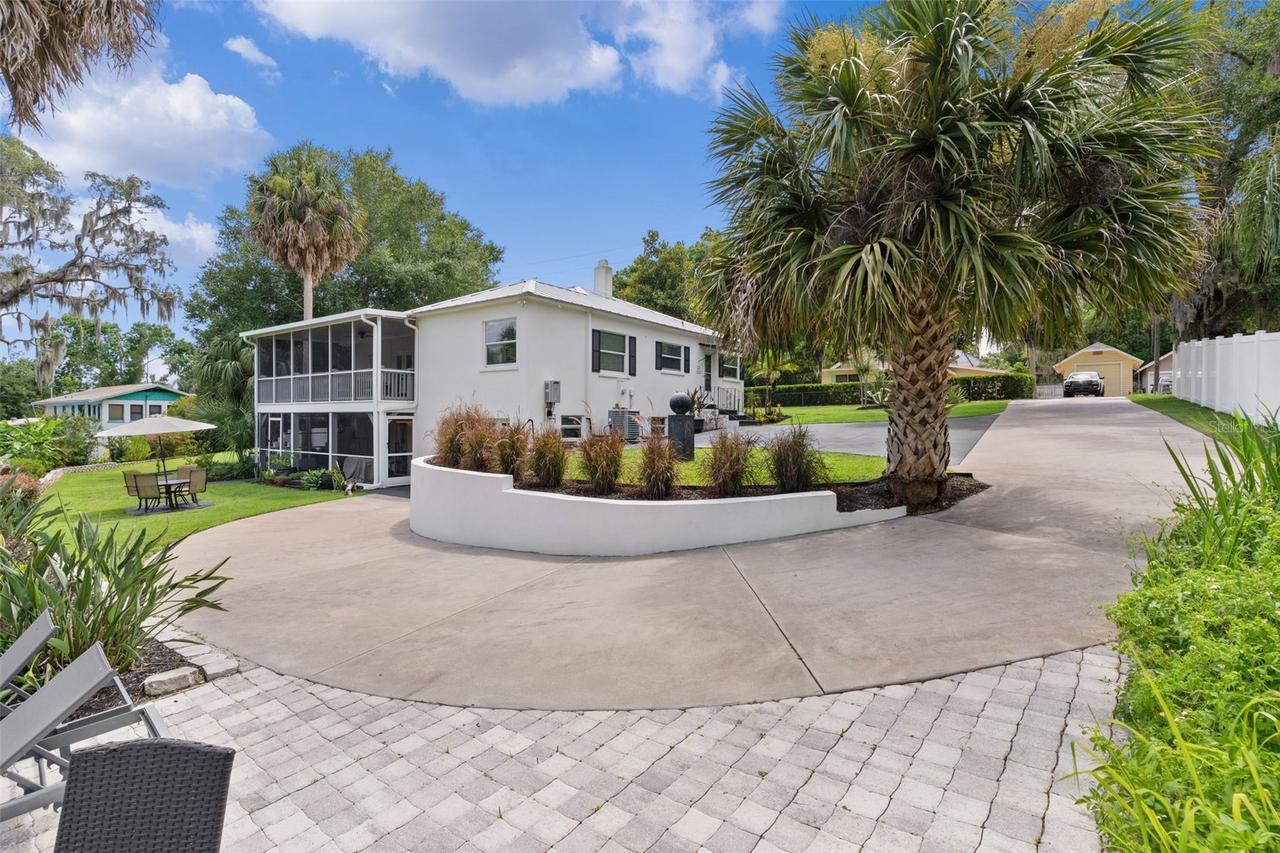 306 N Clayton St., Mount Dora, FL 32757
