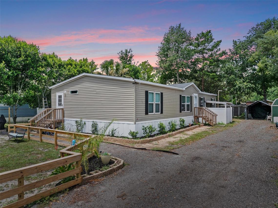 42215 Beech Ave., Deland, FL 32720
