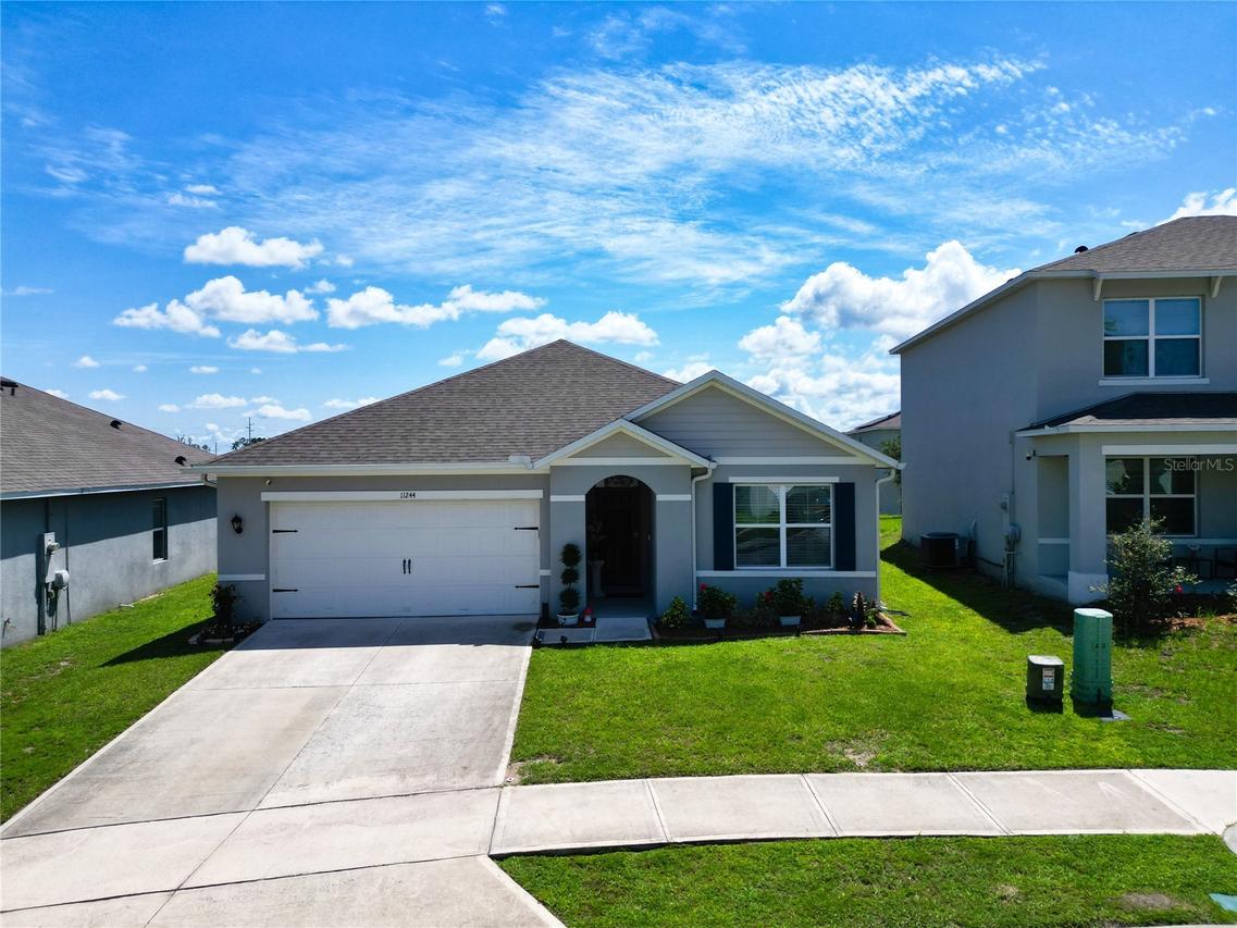 11244 Amber Ridge Dr., Zellwood, FL 32798