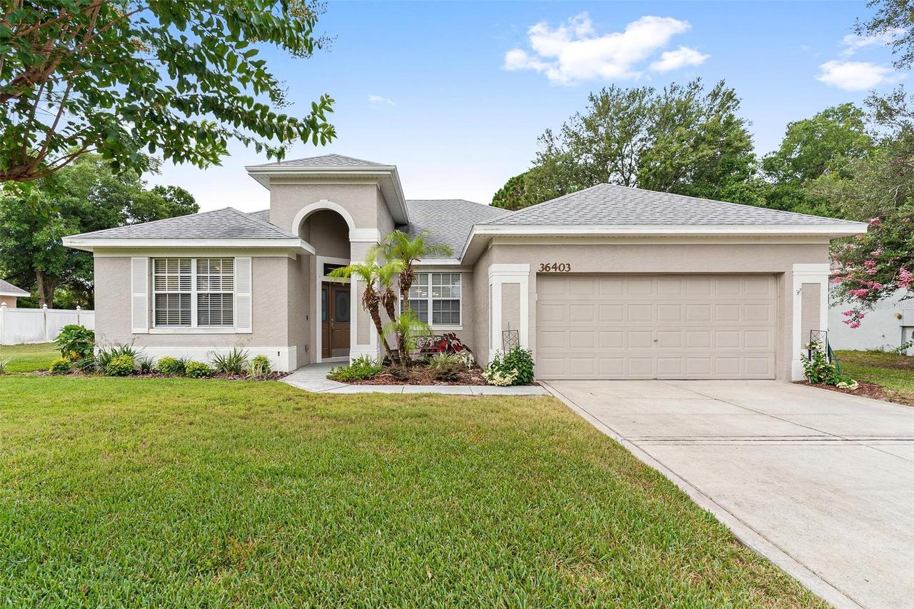 36403 Grand Island Oaks Cir., Grand Island, FL 32735