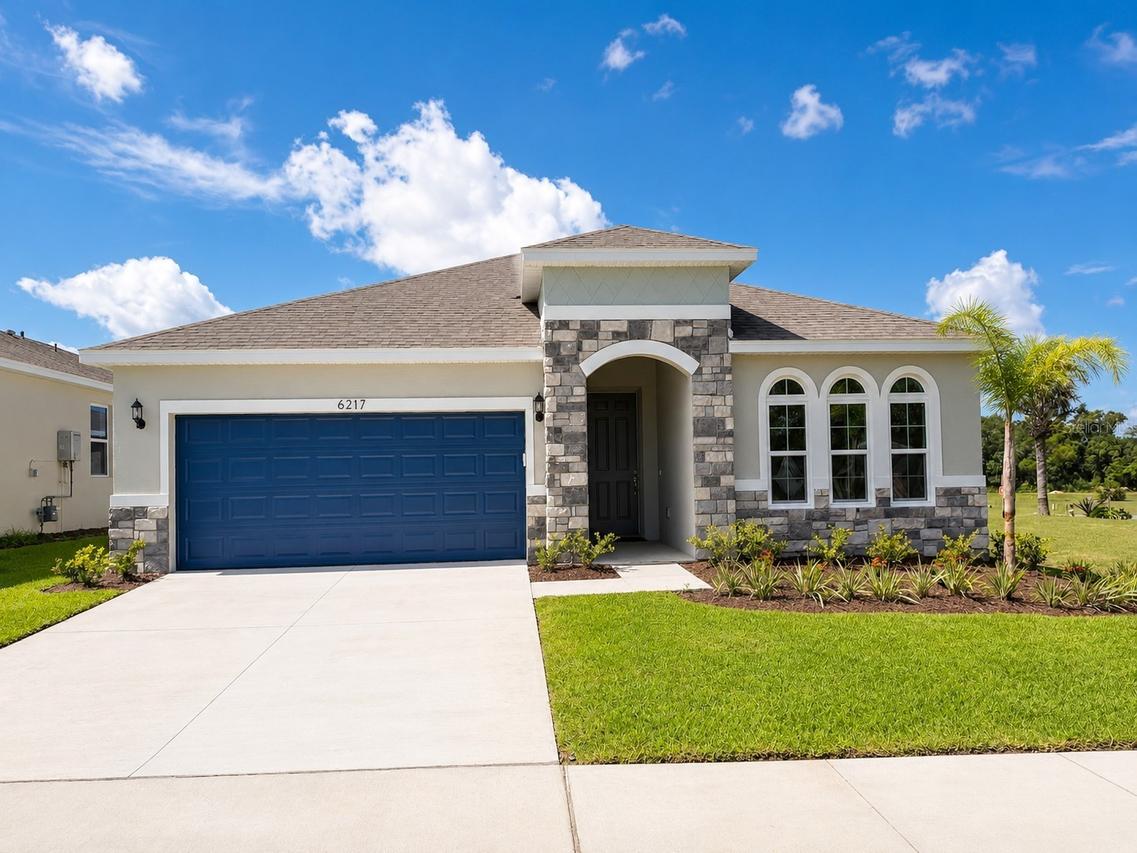 6217 Sanders Grove Cir., Okahumpka, FL 34762