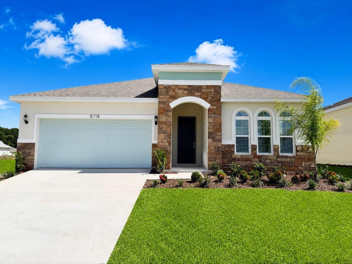 5715 Hiawassee Rd., Okahumpka, FL 34762