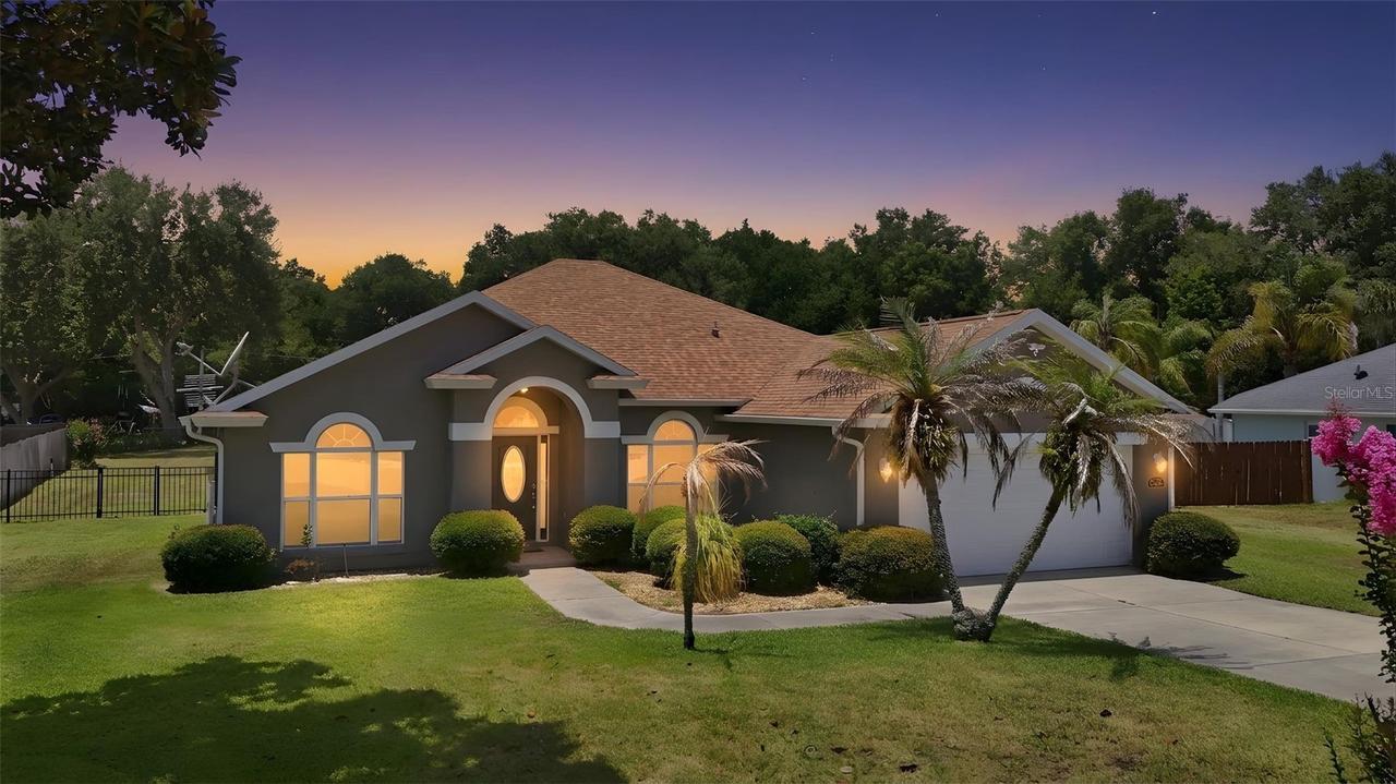 36723 Sundance Dr., Grand Island, FL 32735