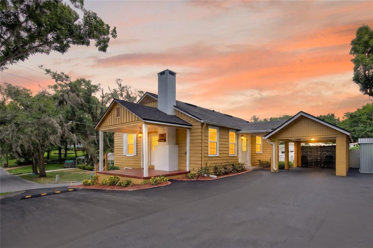 102 N Clayton St., Mount Dora, FL 32757