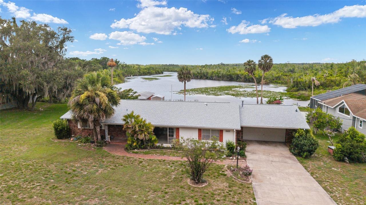 35237 Mulholland Dr., Fruitland Park, FL 34731