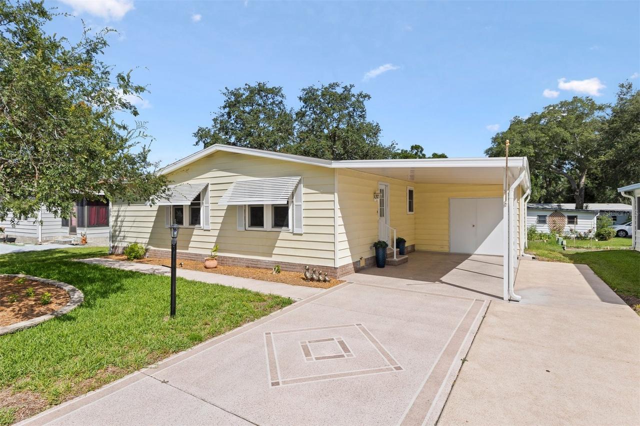 1726 Hilton Head Blvd., Lady Lake, FL 32159