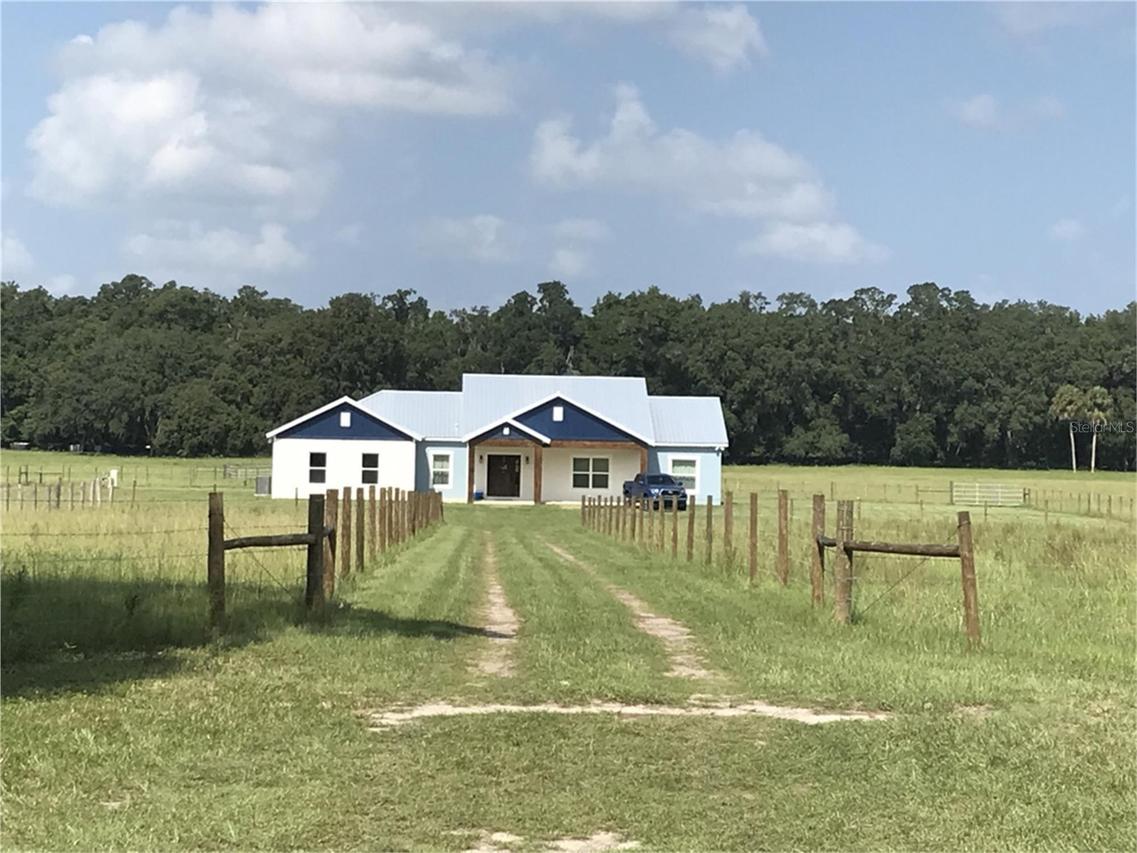 12700 Cr 245e, Oxford, FL 34484