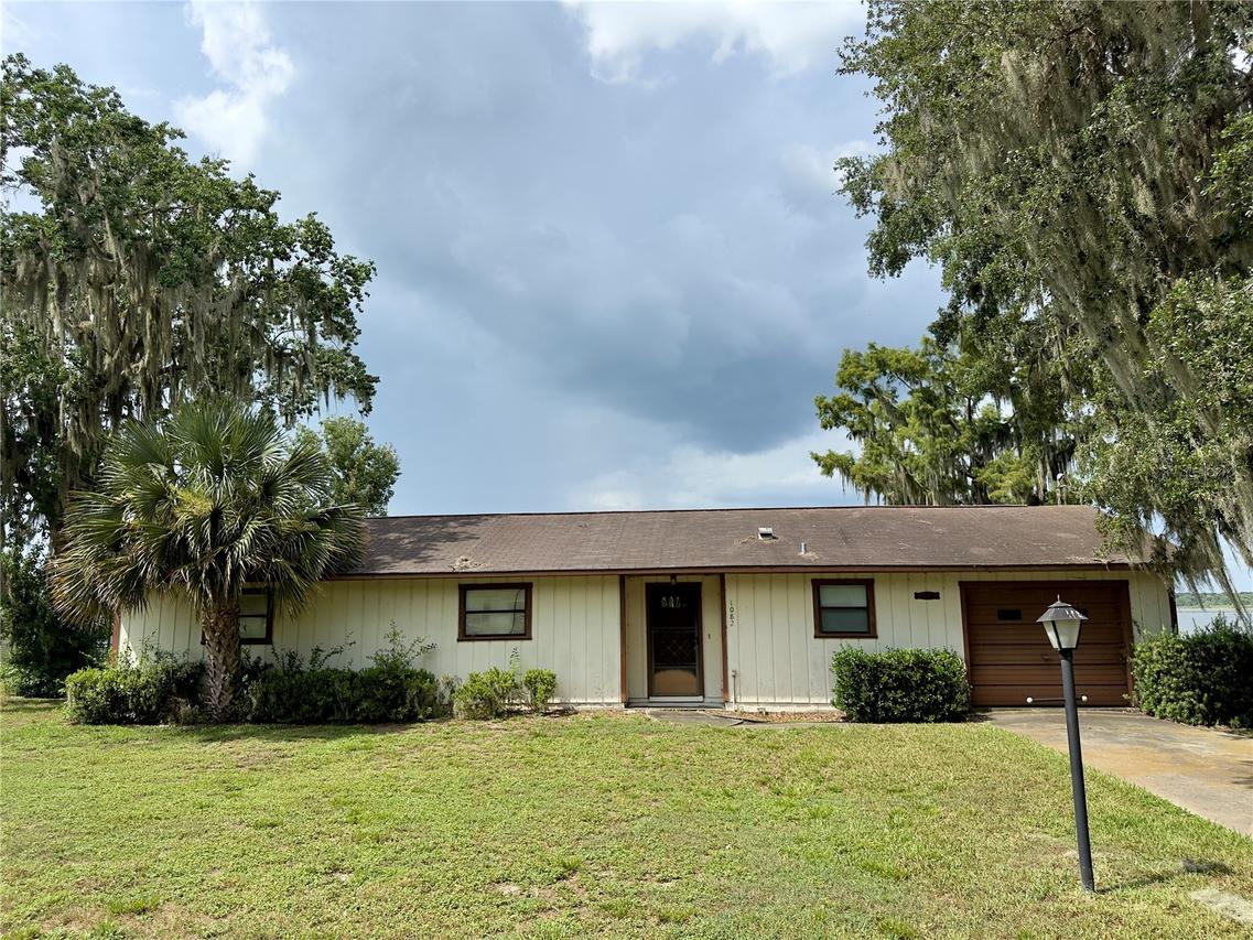 1082 Cr 457, Lake Panasoffkee, FL 33538