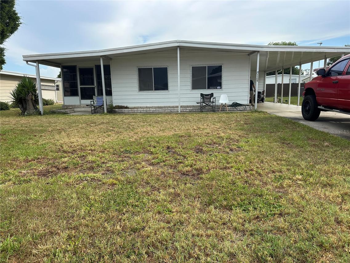 1109 Nassau Cir., Tavares, FL 32778