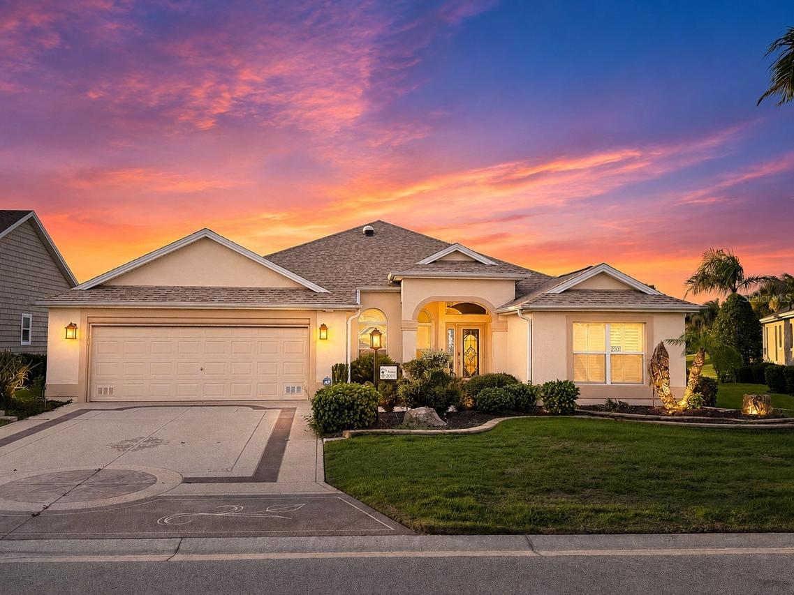 2001 Dipper Loop, The Villages, FL 32162