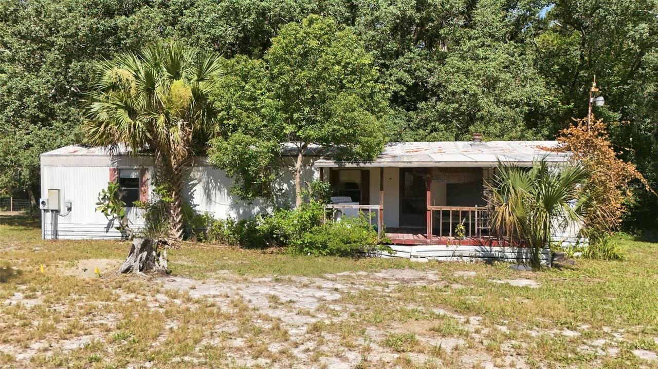 37807 Deerwoods Dr., Eustis, FL 32736
