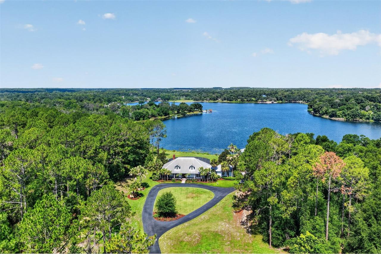 22625 Lake Seneca Rd., Eustis, FL 32736