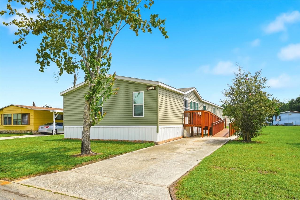 209 Ellsworth Dr., Kissimmee, FL 34758