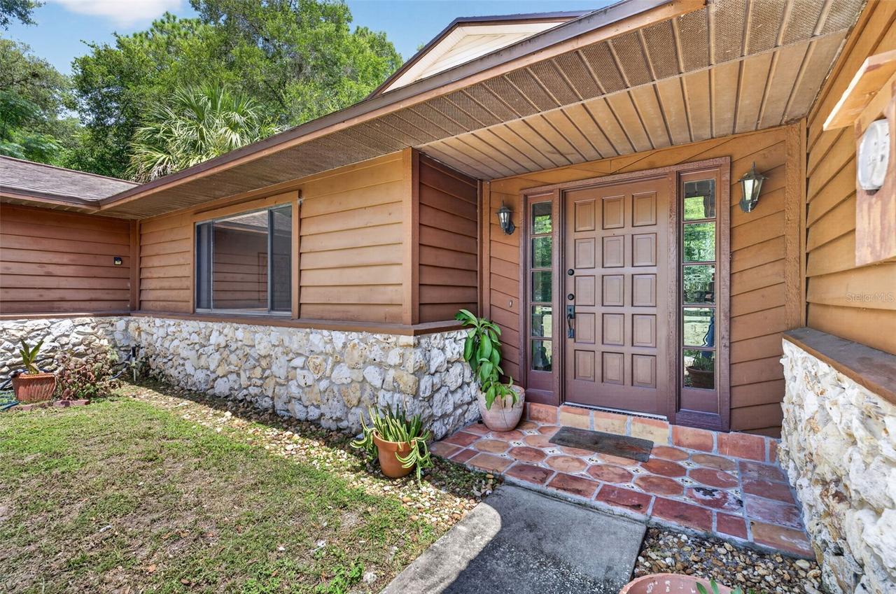 551 Rylane St., De Leon Springs, FL 32130