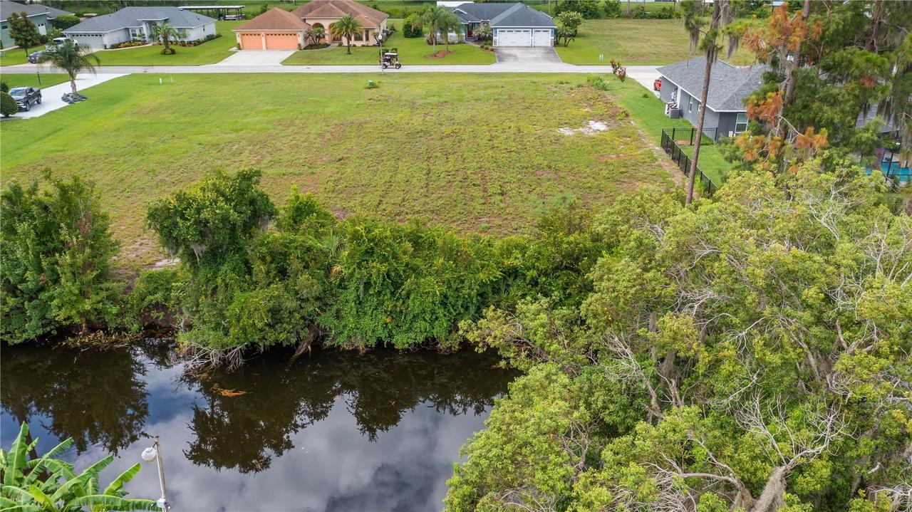 12045 Eagle Point Ct., Leesburg, FL 34788