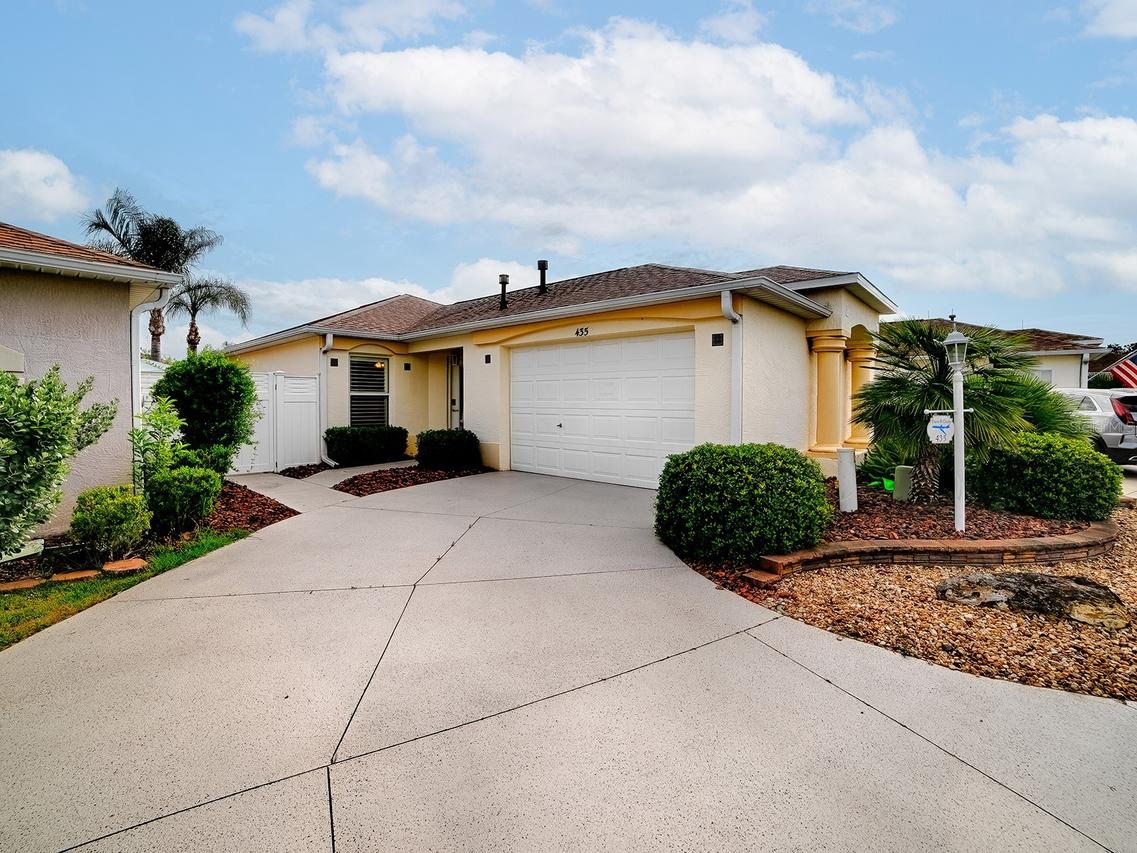 435 Carlisle Ct., The Villages, FL 32162