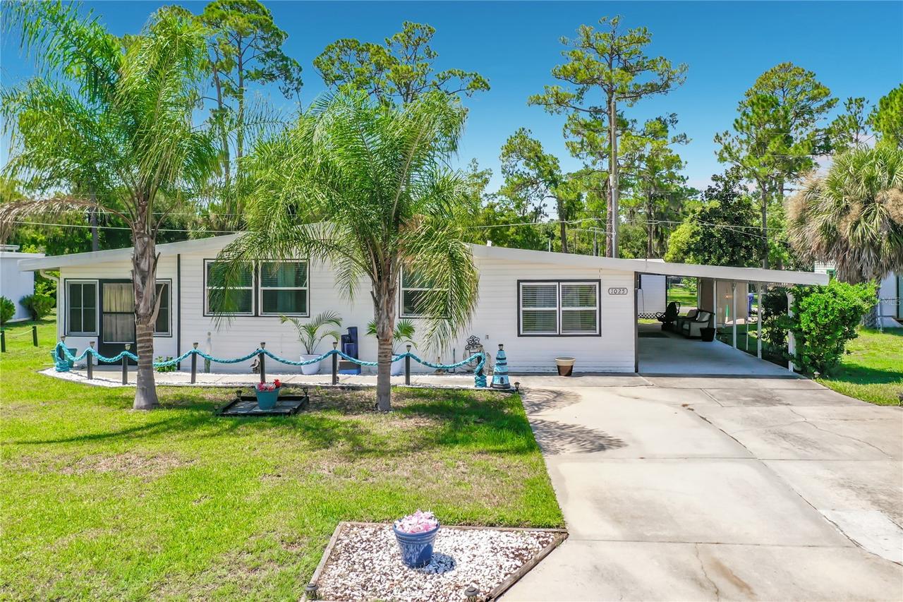 1025 Capella Dr., Tavares, FL 32778