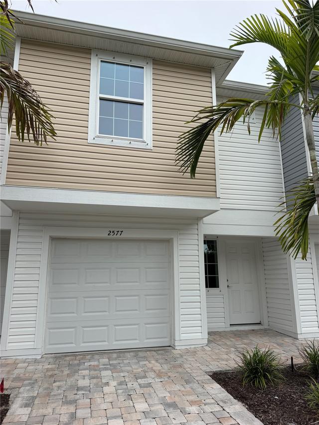 2577 6th Avenue Dr., Bradenton, FL 34208