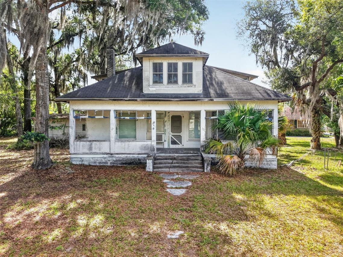 316 N Highland St., Mount Dora, FL 32757