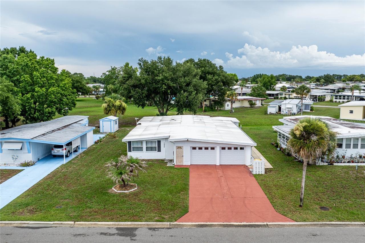 1030 Capella Dr., Tavares, FL 32778