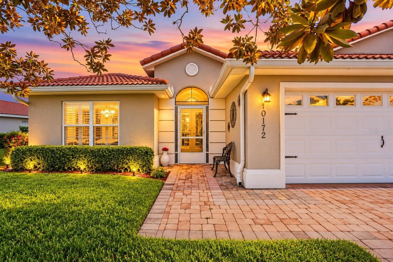 10172 Mainsail Dr., Oxford, FL 34484