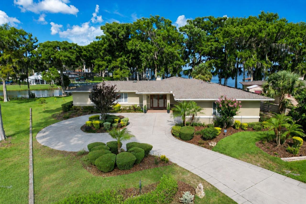 1000 Loves Point Dr., Leesburg, FL 34748