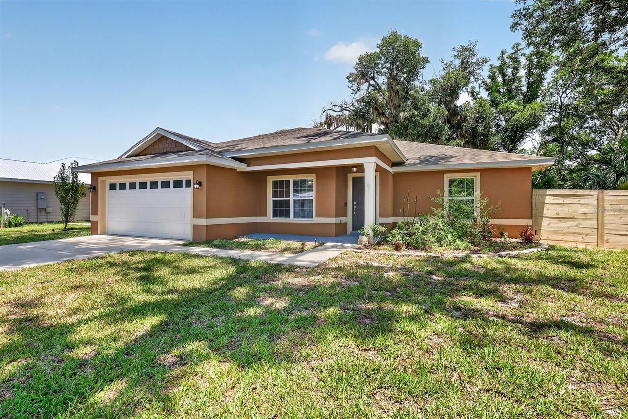 74 N Oak Ave., Umatilla, FL 32784